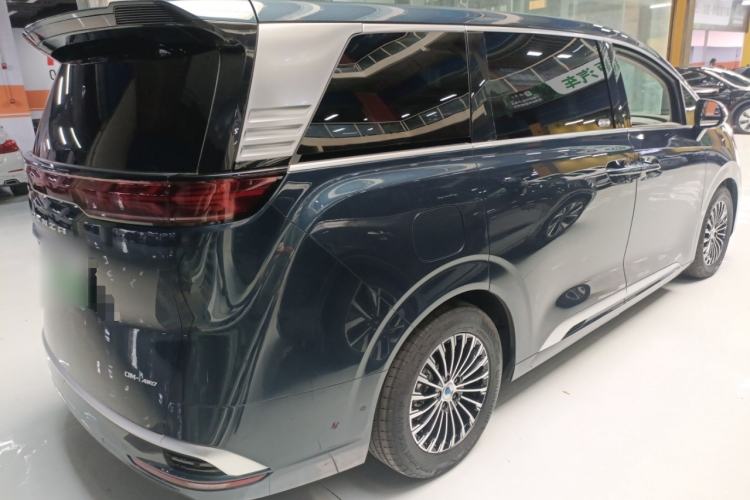 Used Denza D9 2022 DM-i 970 Four-Wheel Drive Flagship Model Rear Right 45 Deg