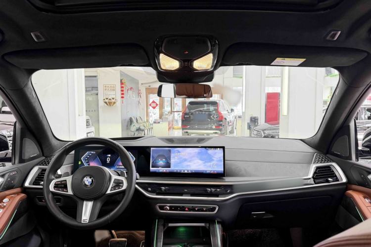 Used BMW X7 2023 xDrive40i Luxury M Sport Package Interior 2