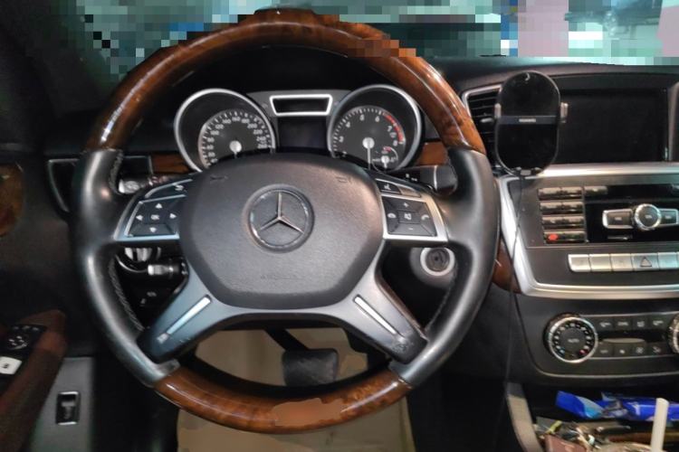 Used Mercedes-Benz M-Class 2014 ML 400 4MATIC Luxury Model