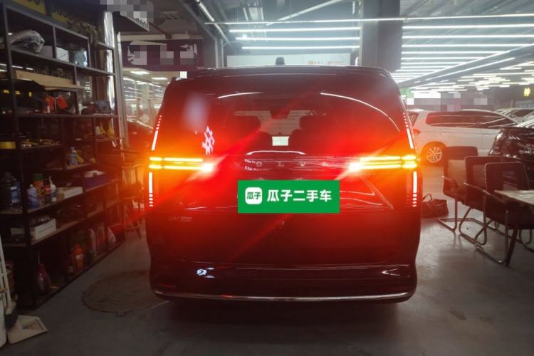 Used Volvo EM90 2025 Ultra Six-Seater