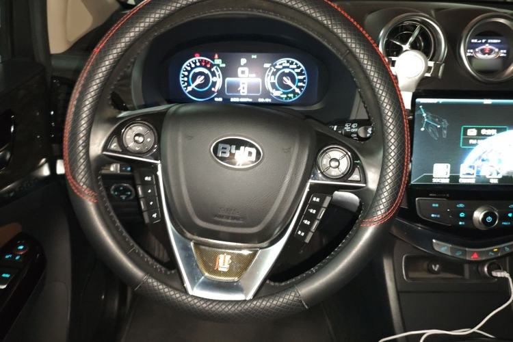 Used BYD Tang New Energy 2015 2.0T Four-Wheel-Drive Flagship Model