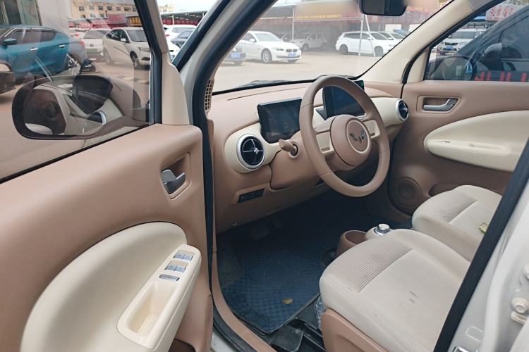 Used Wuling Hongguang MINIEV 2025 Four-Door Version Premium Edition Driver Seat