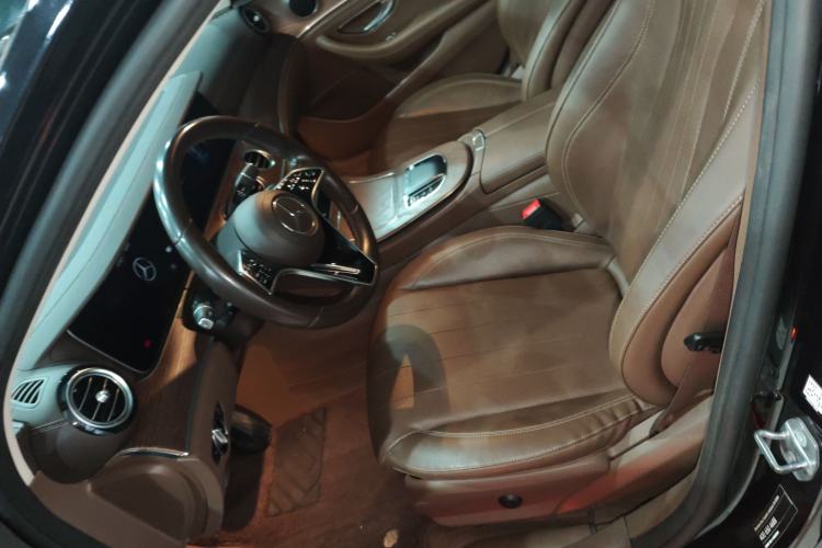 Used Mercedes-Benz E-Class New Energy 2022 Restyled E 350 e L Plug-in Hybrid Sedan Left Front Seat