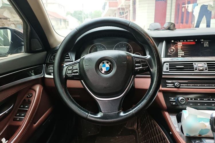 Used BMW 5 Series 2014 528Li Leading Model
