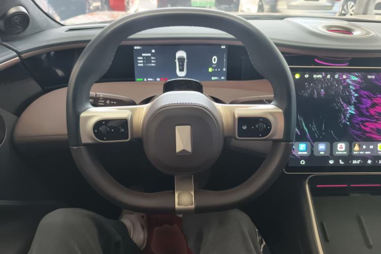 Used Avatr 11 2023 HarmonyOS Version Smart Enjoyment Upgrade Model 90-Degree Rear-Wheel Drive Edition