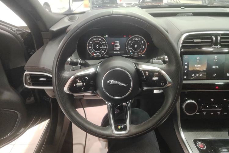 Used Jaguar XEL 2022 2.0T 250 PS R-DYNAMIC S Advanced Sport Edition Steering Wheel