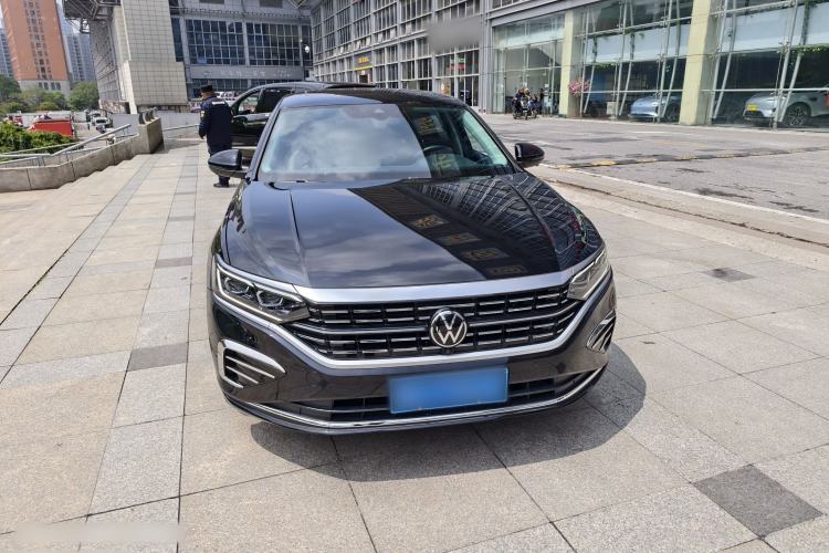 Used Volkswagen Passat 2023 Facelift 330TSI Luxury Edition Exterior 1