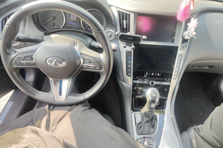 Used Infiniti Q60 2019 2.0T Luxury Edition
