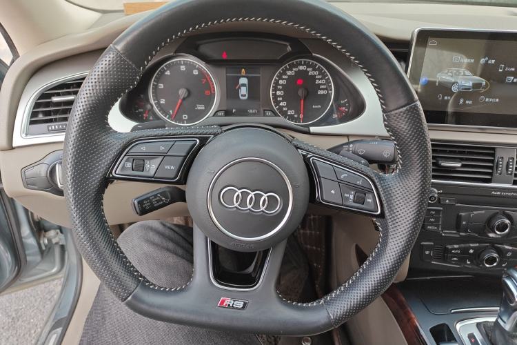 Used Audi A4L 2012 2.0 TFSI automatic Comfort trim level