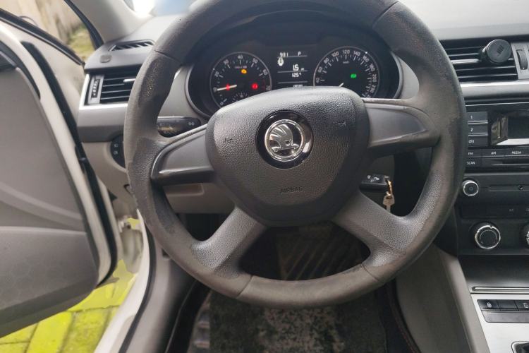 Used Skoda Octavia 2015 1.6L Automatic Yijie Edition
