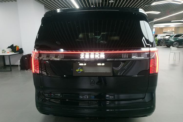 Used Zeekr 009 2022 WE Edition Rear