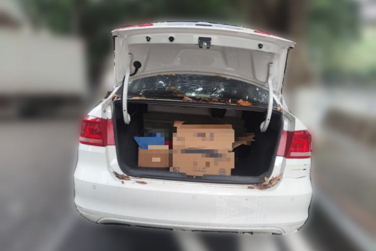 Used Volkswagen Santana 2015 1.6L Manual Comfort Edition Trunk