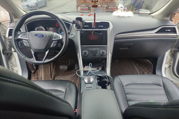 Used Ford Mondeo 2017 EcoBoost 200 Stylish Model Center Console