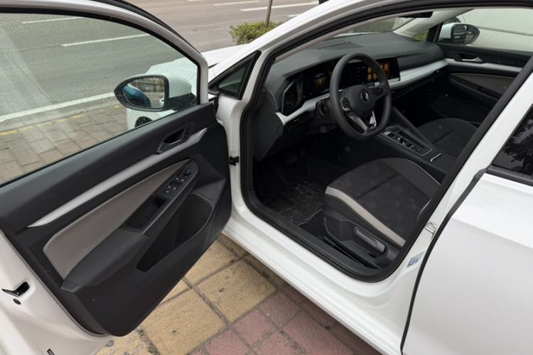 Used Volkswagen Golf 2021 200TSI DSG Interior 4