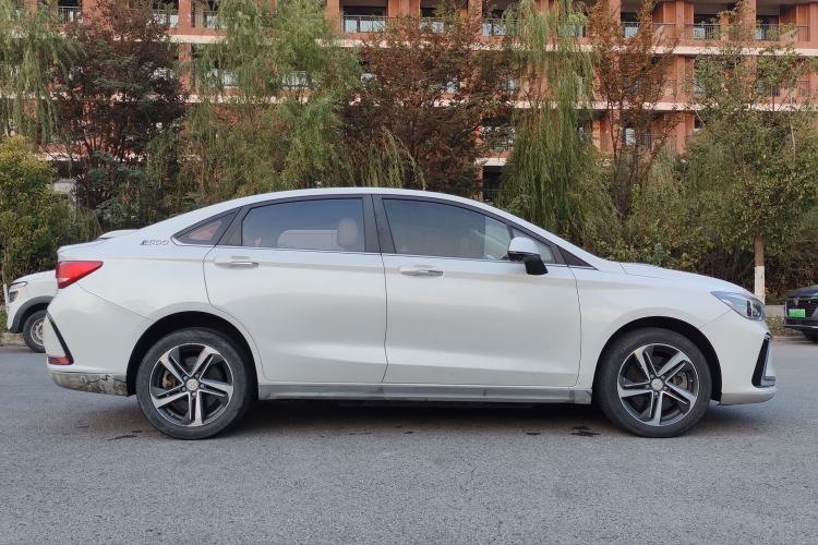 Used BAIC Beijing EU5 2018 R500 Smart Wind Edition