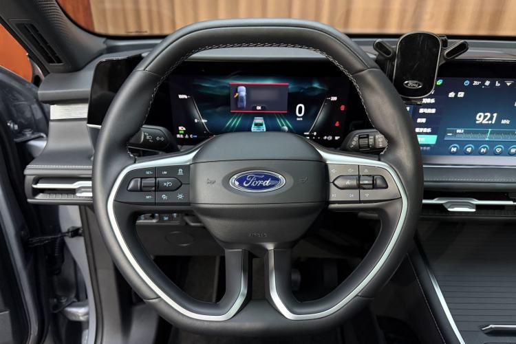 Used Ford Edge 2025 Ford Explorer L 2.0T EcoBoost E-Hybrid Two-Wheel Drive 7-Seater Luxury Model