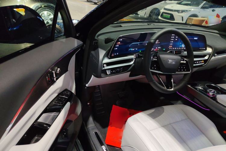 Used Cadillac LYRIQ 2024 Rear-Drive Standard Range Luxury Edition
