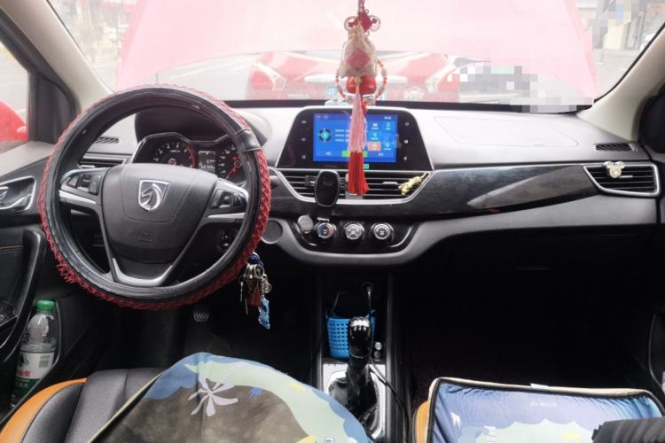 Used Baojun 310 2016 1.2L Manual Luxury Model Center Console