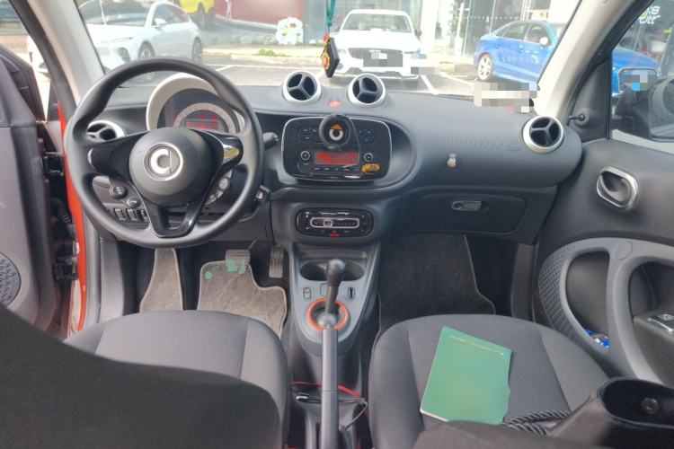 Used smart fortwo 2015 1.0L 52 kW hardtop Dynamic version
