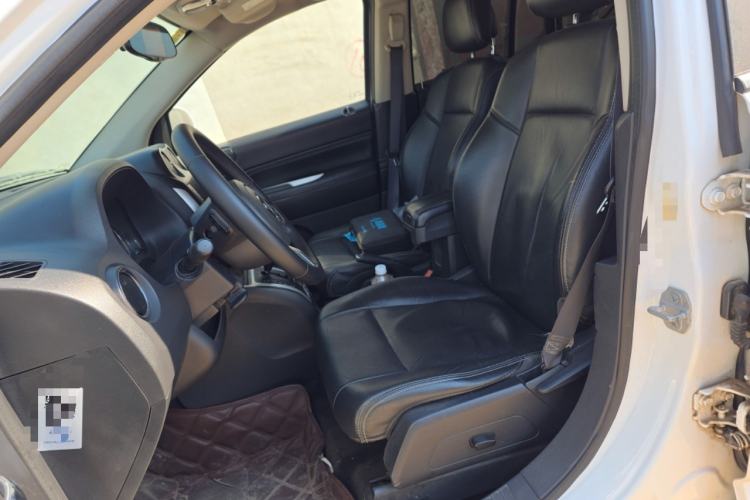 Used Jeep Compass (Import) 2015 2.0L Two-Wheel Drive Luxury Edition
