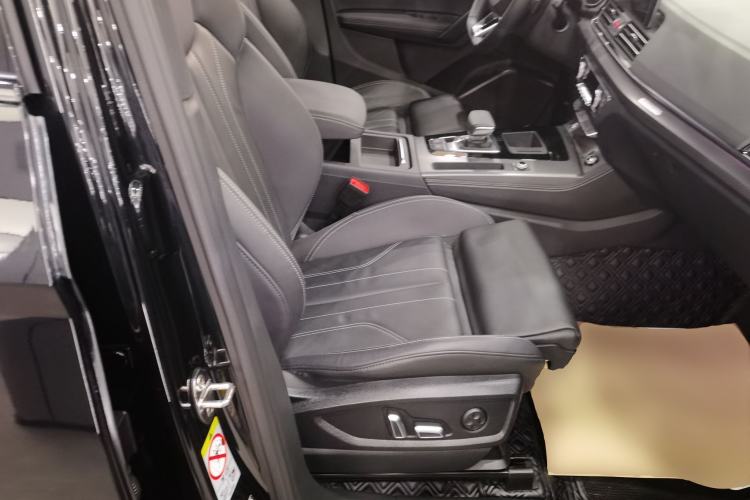 Used Audi Q5L 2023 40T Luxury Dynamic Model
