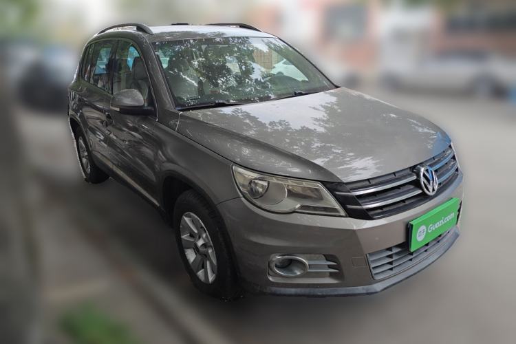 Used Volkswagen Tiguan 2010 1.8 TSI Automatic Two-Wheel Drive Urban Edition Front Right 45 Deg