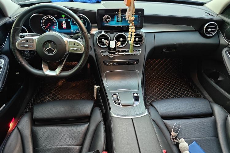 Used Mercedes-Benz C-Class 2020 C 260 L Sport Edition Center Console