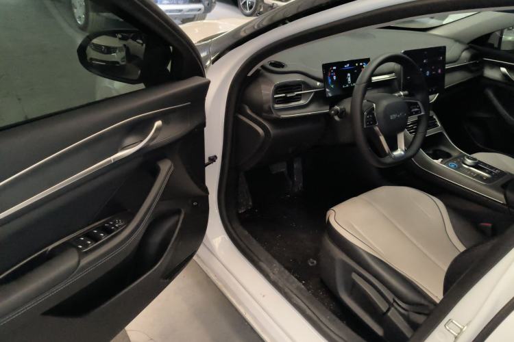 Used BYD Destroyer 05 2024 Honor Edition DM-i 120KM Luxury Model Driver Seat