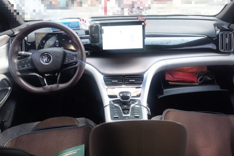 Used BYD Song Pro New Energy 2023 Champion Edition DM-i 71KM Navigation Model Center Console