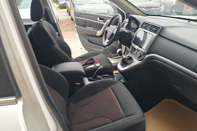 Used Haval M6 2019 1.5T Manual Two-Wheel Drive Urban Version China VI Standard
