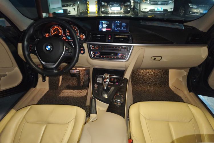 Used BMW 3 Series GT 2014 328i Design Package Model Center Console