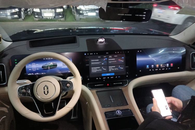 Used Hima AITO M9 2025 Extended-Range Max Version 52 kWh 6-Seater Edition