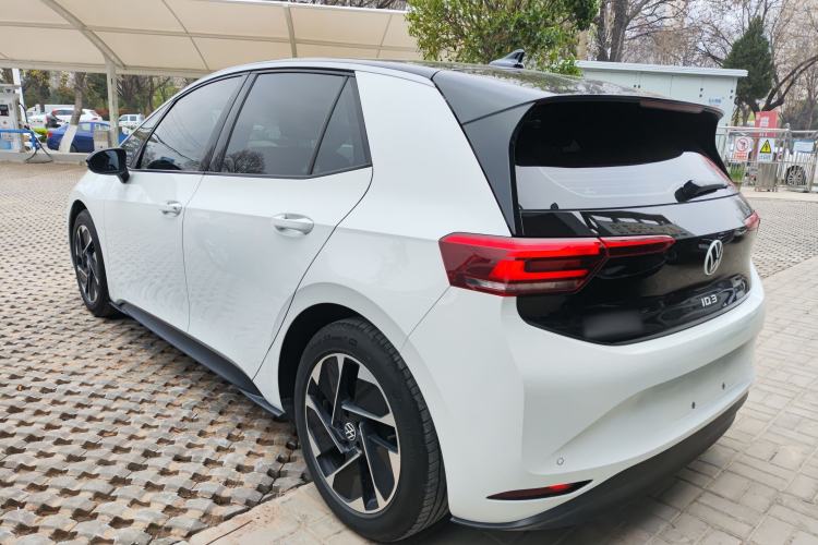 Used Volkswagen ID.3 2024 Pure & Smart Edition Rear Left 45 Deg