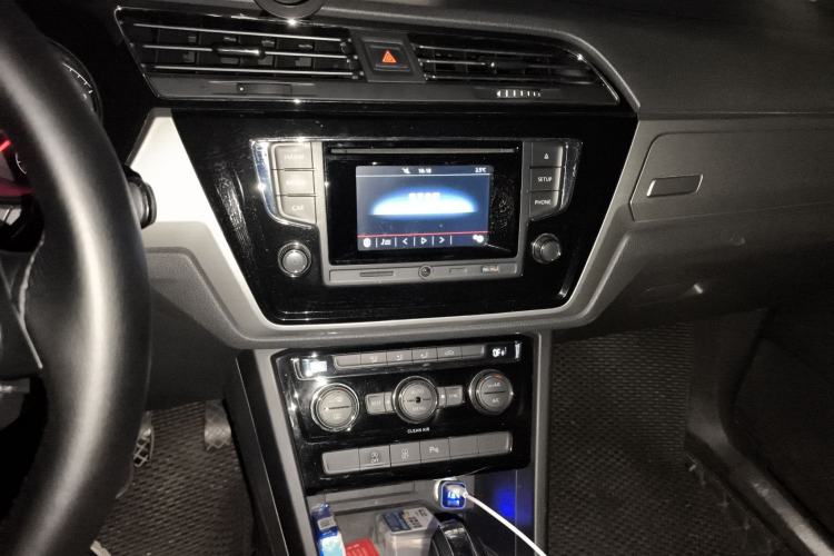 Used Volkswagen Touran 2016 Volkswagen Touran L 280TSI DSG Comfort Edition
