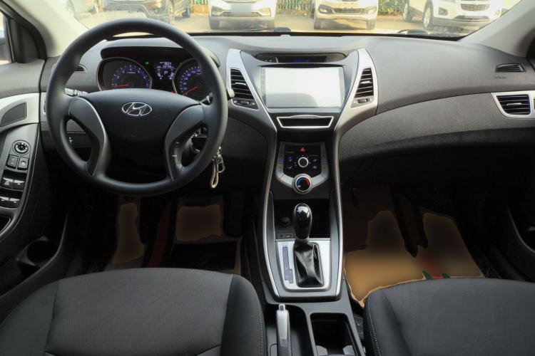 Used Hyundai Elantra (5th Generation / Langdong) 2016 1.6L Automatic Smart Version

