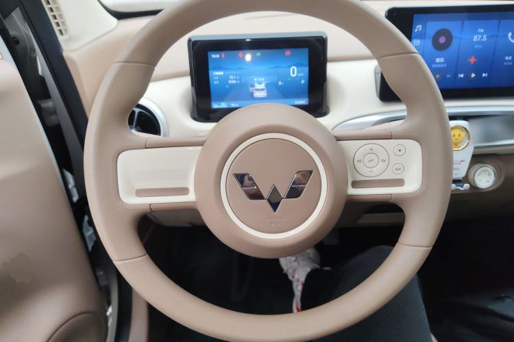 Used Wuling Hongguang MINIEV 2025 Four-Door Version Zhenxiang+ Edition Steering Wheel