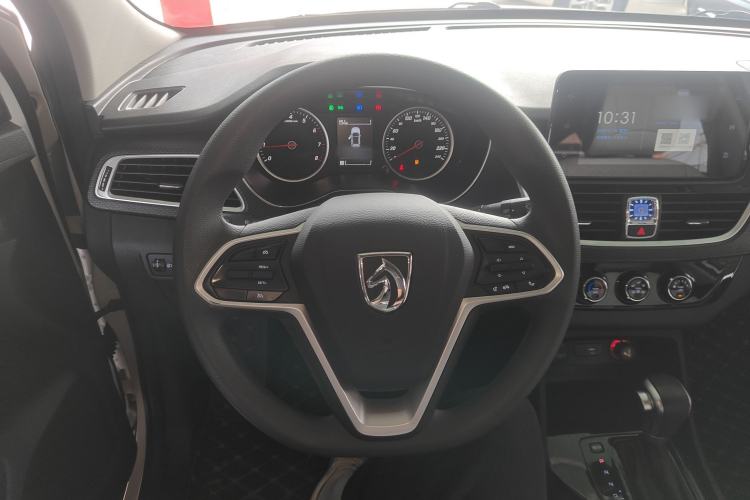 Used Baojun 730 2021 1.5T CVT Fashion Version 7 Seats Steering Wheel