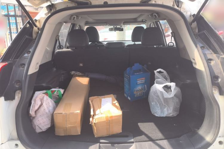 Used Nissan X-Trail 2017 2.5L CVT Leading Edition 4WD
