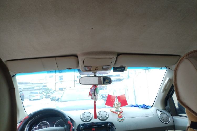 Used JMC Yuhu 7 2012 2.4T Four-Wheel Drive Manual Standard Edition JX4D24 Headliner