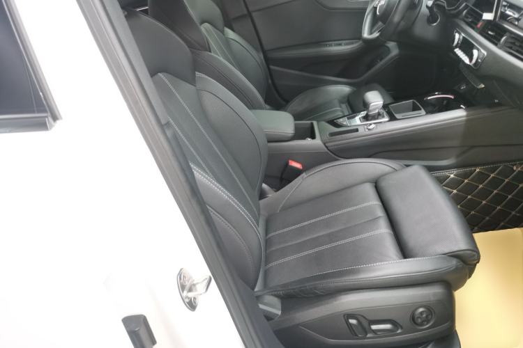 Used Audi A4L 2023 40 TFSI Luxury Dynamic Model