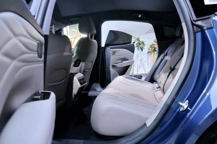 Used Geely Galaxy 8 2025 130km EM-i Flagship Edition Interior 9