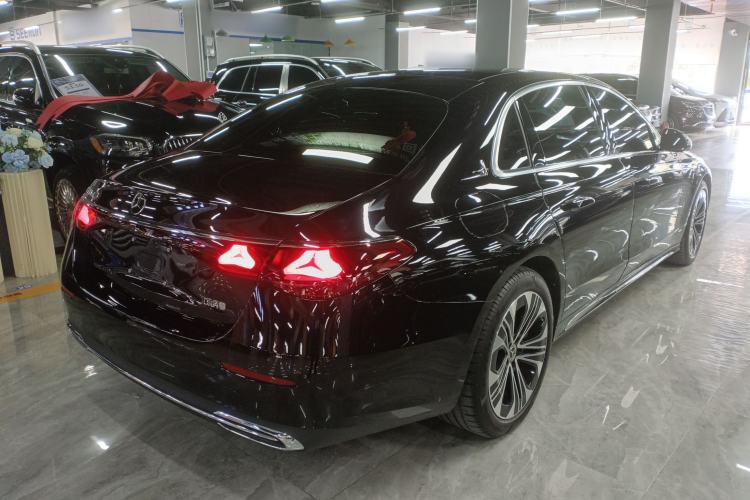 Used Mercedes-Benz E-Class New Energy 2024 E 350 e L Plug-in Hybrid Sedan Rear Right 45 Deg