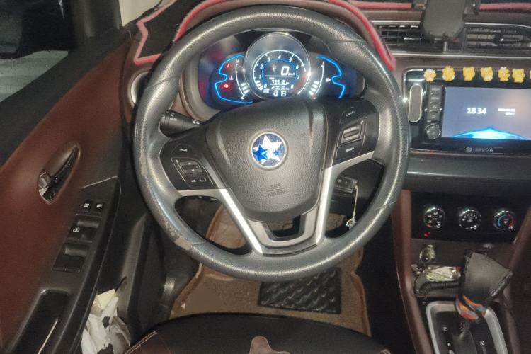 Used Venucia M50V 2017 1.6L XL CVT Luxury Edition