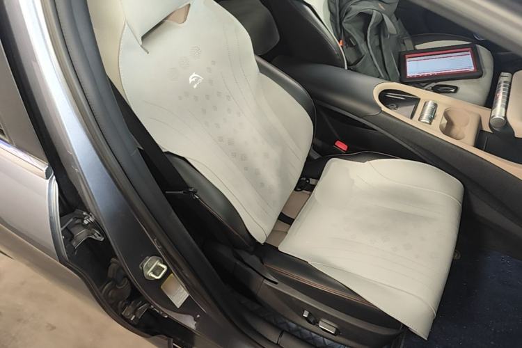 Used BYD Dolphin 2023 420 km Fashion Edition
