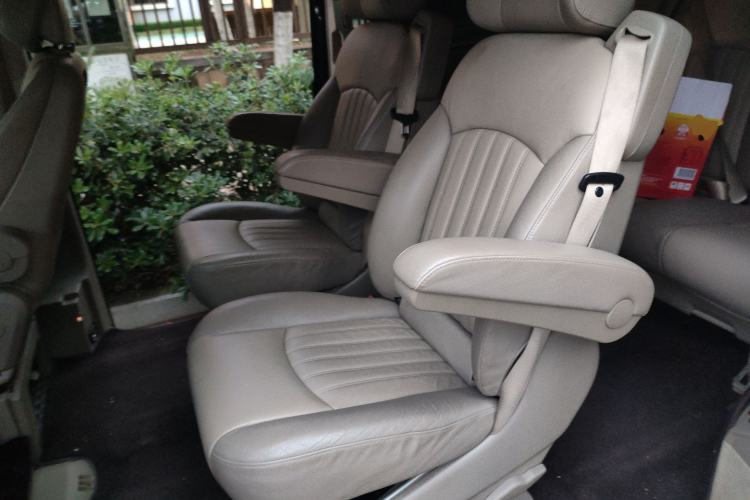 Used Mercedes-Benz Viano 2013 3.0L Hospitality Edition