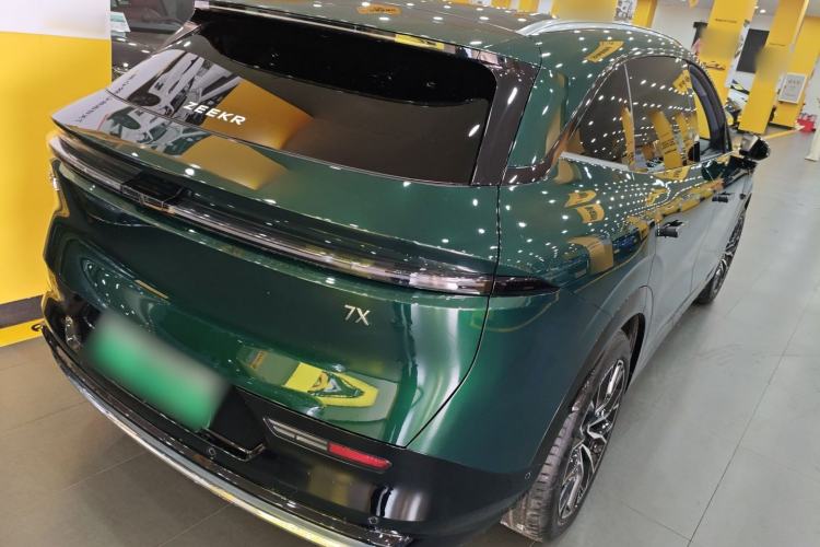 Used Zeekr 7X 2025 100 kWh Long-Range Rear-Wheel Drive with Intelligent Driving Features
