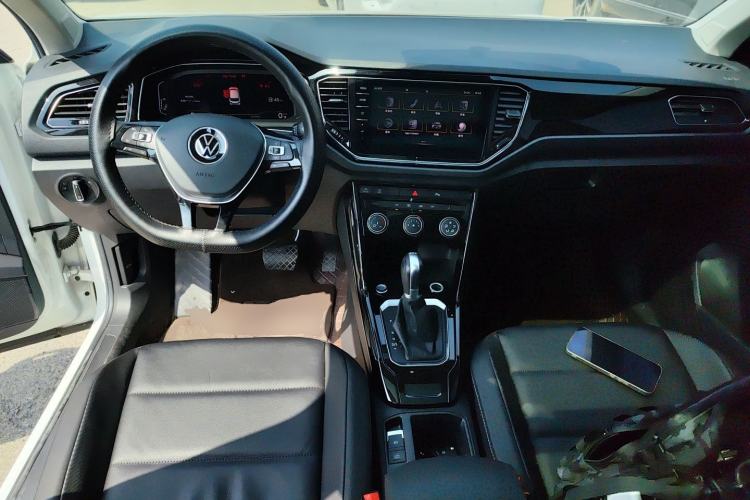 Used Volkswagen T-ROC 2022 280TSI DSG Two-Wheel Drive Comfort PLUS Center Console