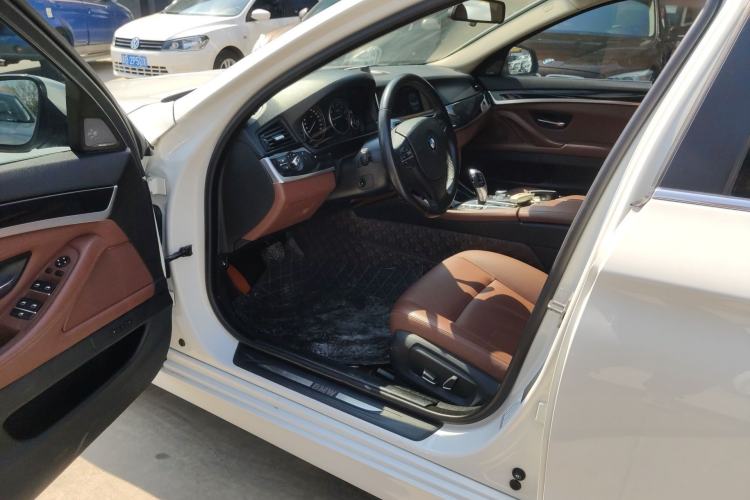 Used BMW 5 Series 2014 520Li Elegant Model

