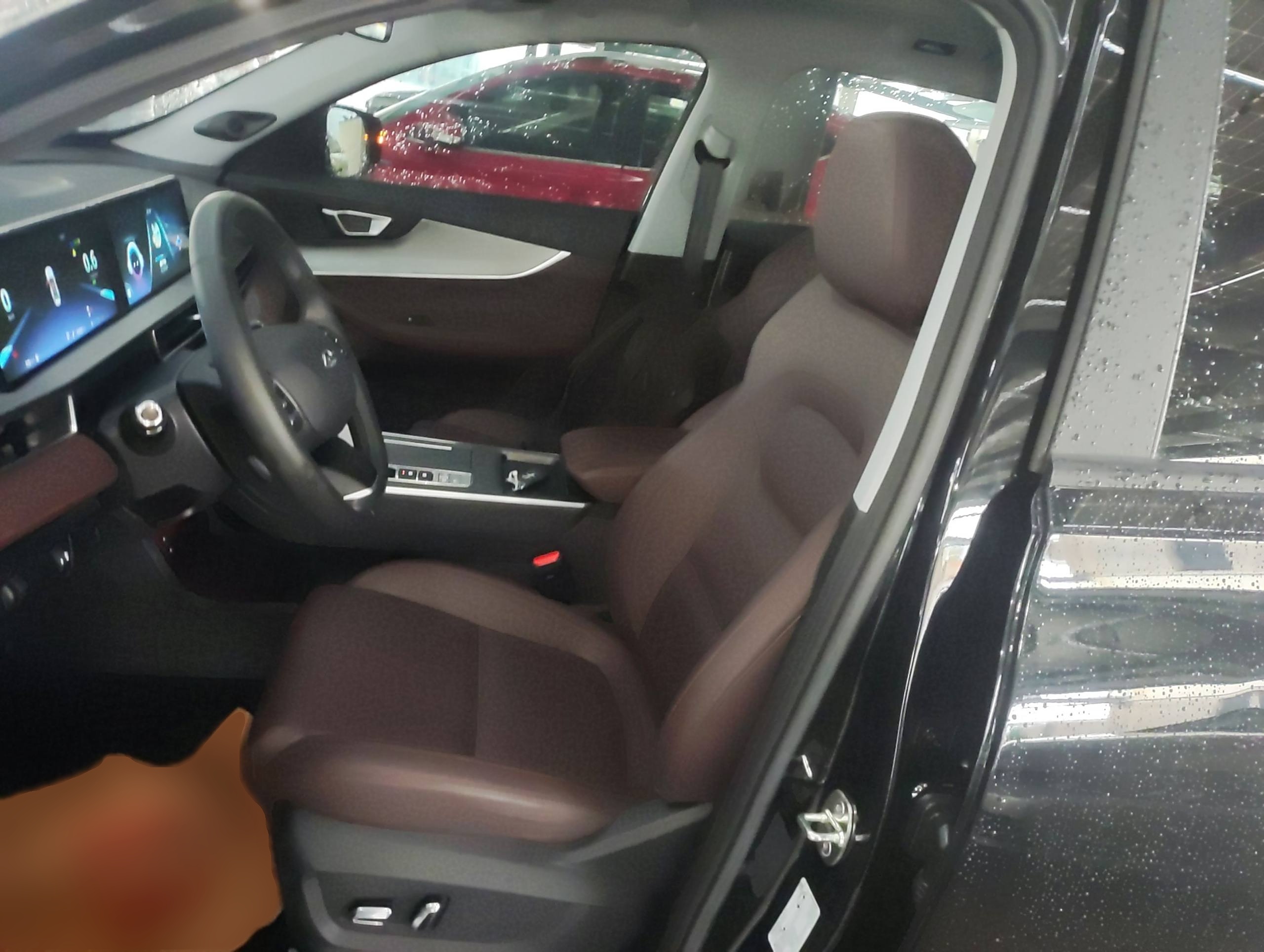 Переднее сиденье в автомобиле