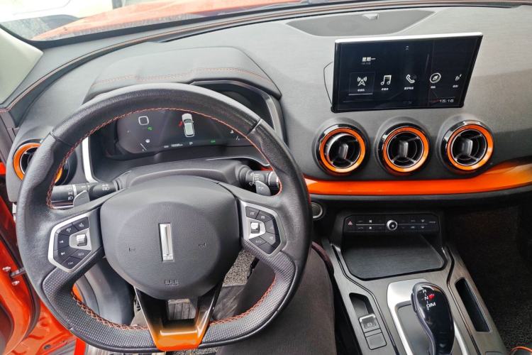 Used Wey VV5 2019 1.5T Two-Wheel-Drive Orange Edition Limited Model
